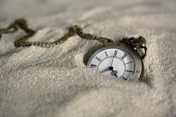 Analisi della Lettera a Lucilio di Seneca sul valore del tempo nella filosofia stoica e sul suo unico possesso reale.